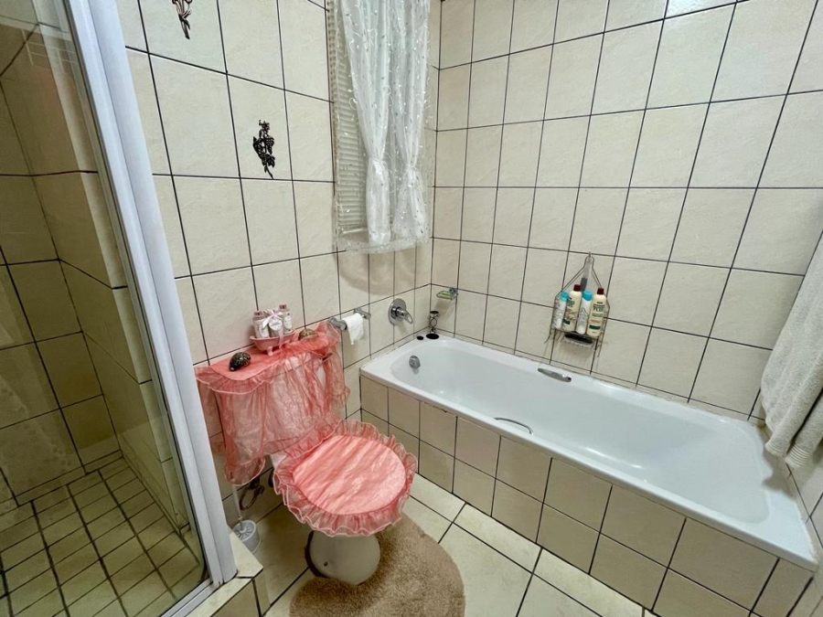 To Let 2 Bedroom Property for Rent in Pellissier Free State